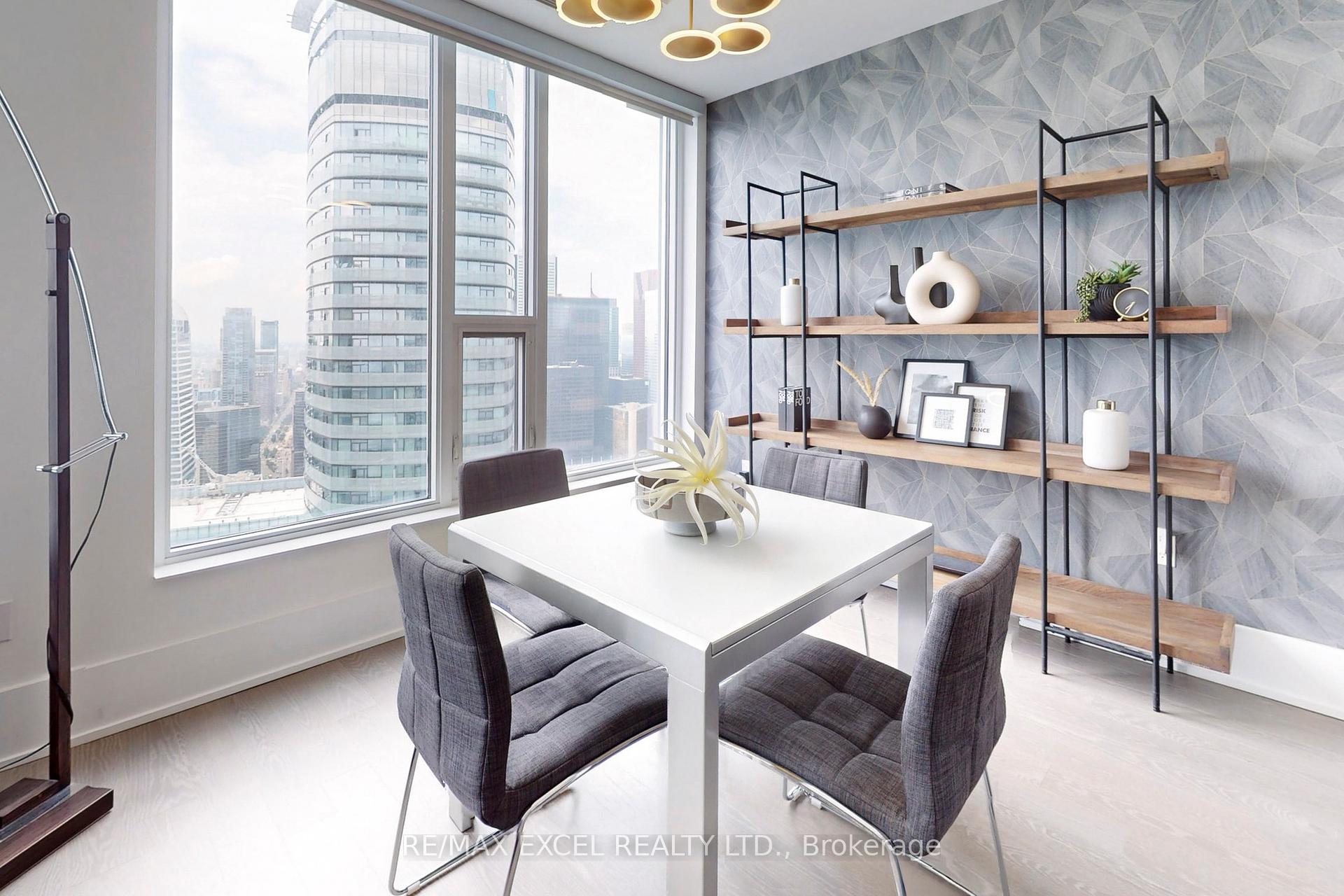2 Bedrooms Condo at 10 York, Toronto For sale
