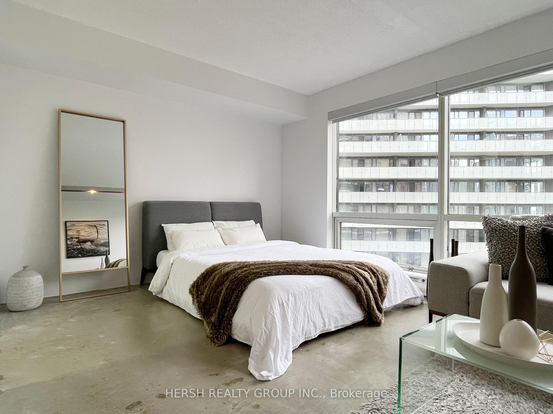 1 Bedroom Condo at 1001 Bay,  Toronto For sale