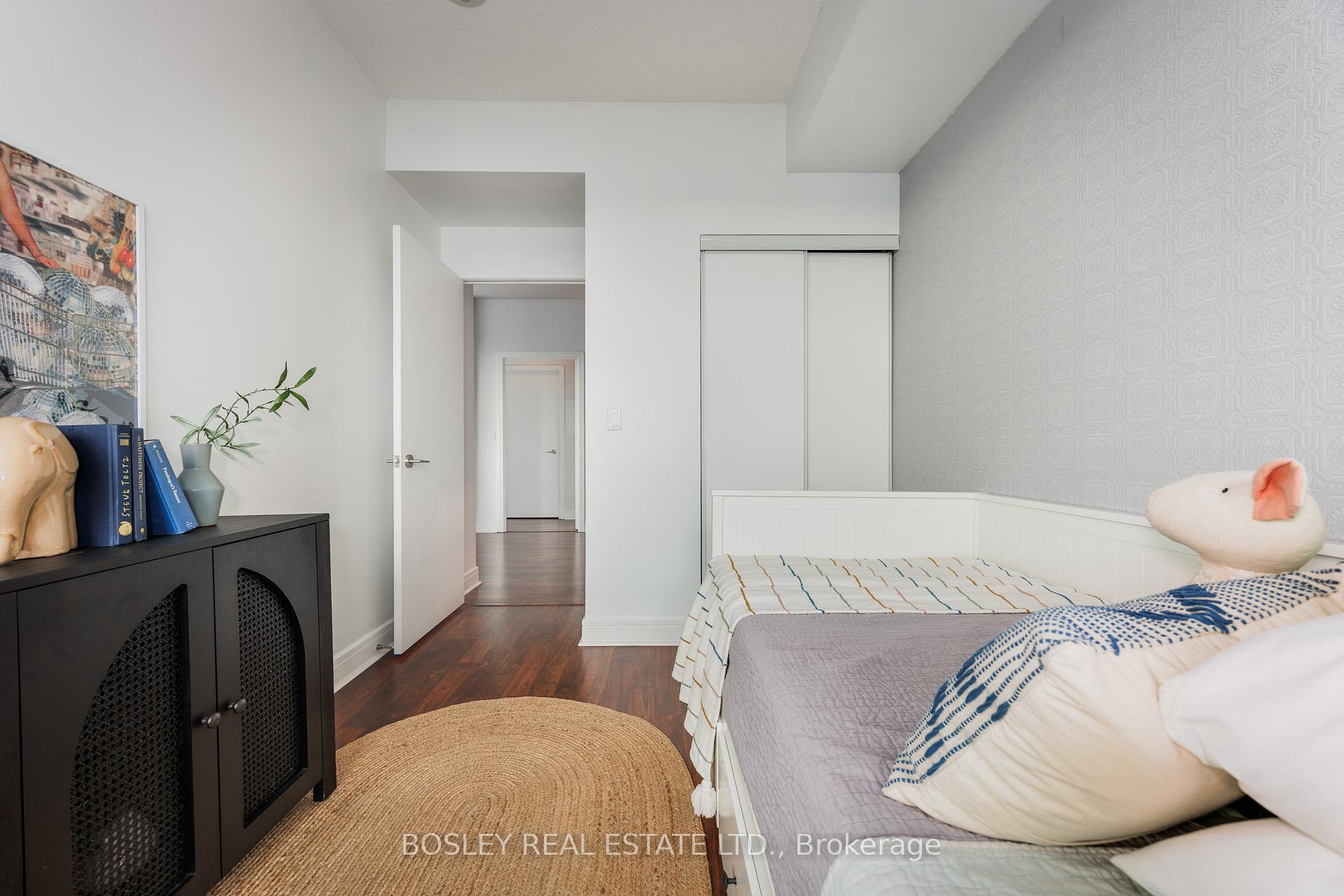 3 Bedrooms Condo at 35 Brian Peck, Toronto For sale