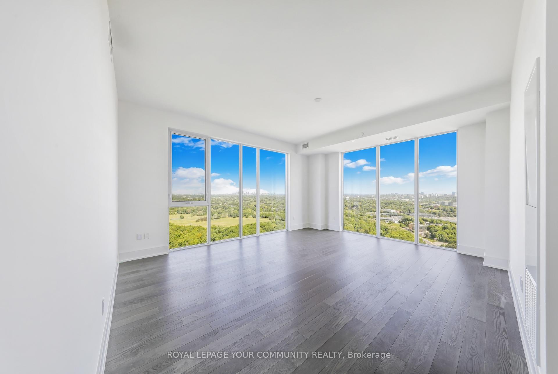 3 Bedrooms Condo at 10 Inn On The Park, Toronto For sale