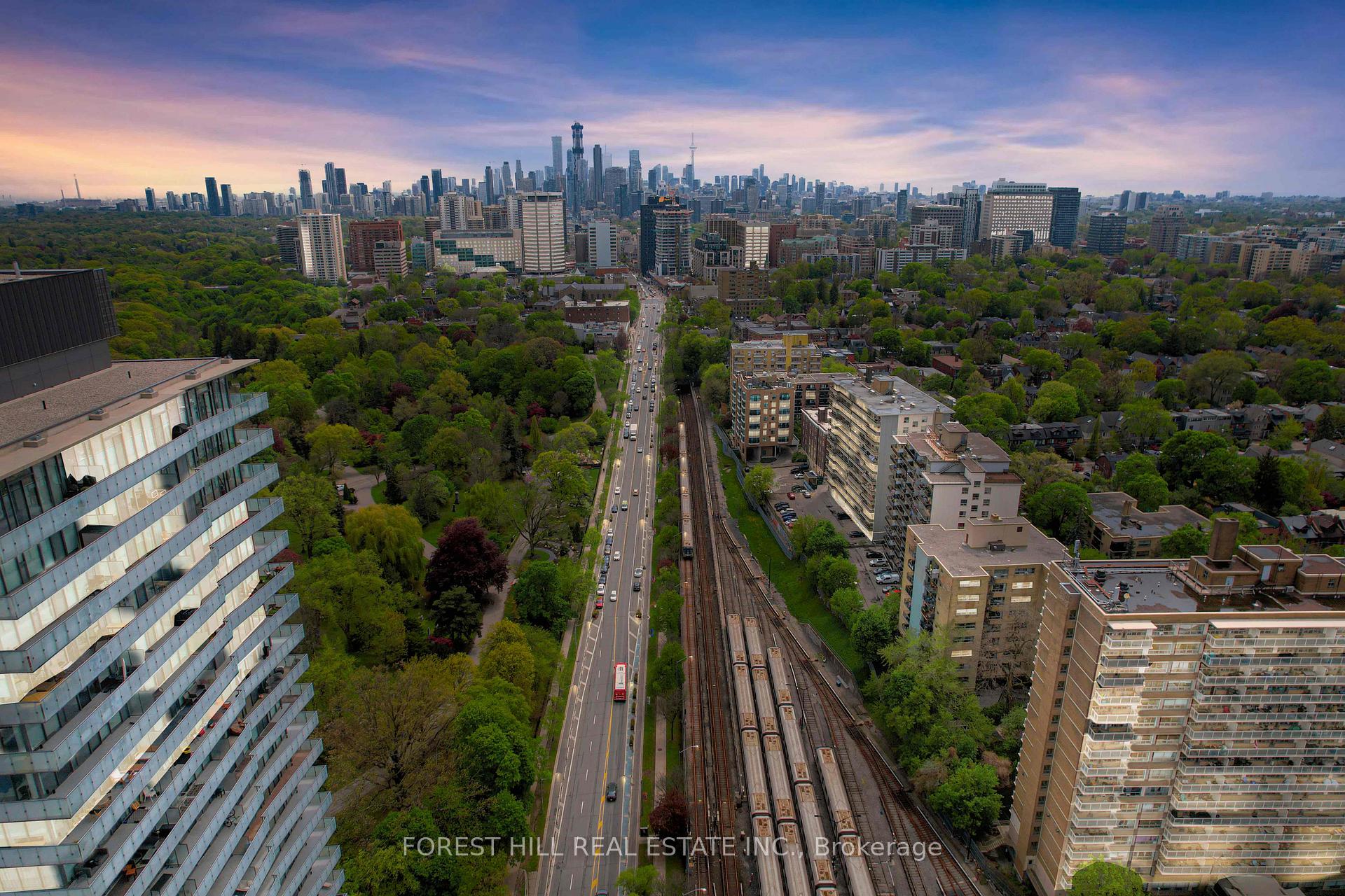 2 Bedrooms Condo at 68 Merton, Toronto For sale