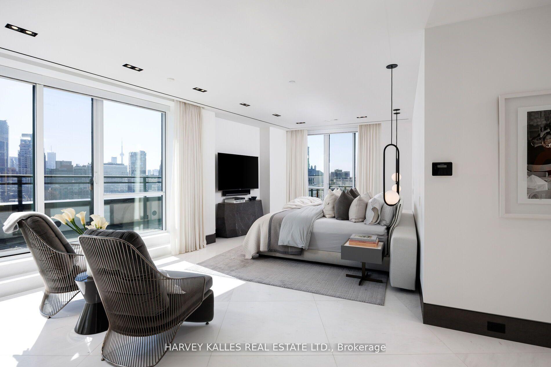 4 Bedrooms Condo at 181 Davenport, Toronto For sale