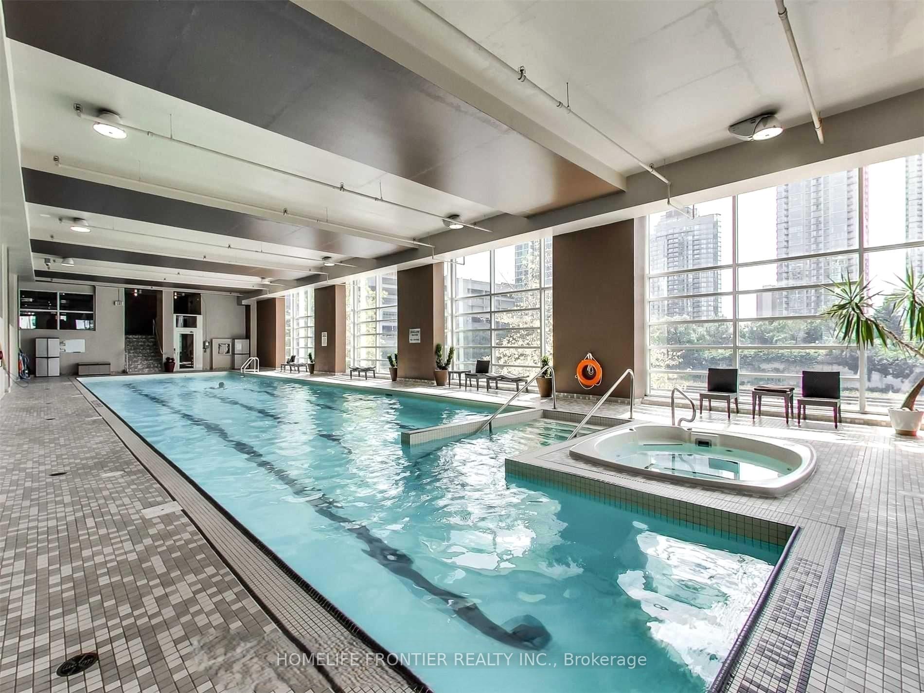 2 Bedrooms Condo at 381 Front, Toronto For sale