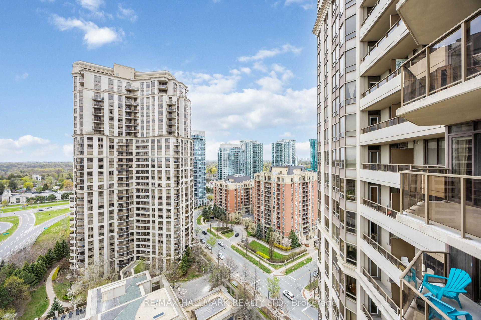 4 Bedrooms Condo at 80 Harrison Garden, Toronto For sale
