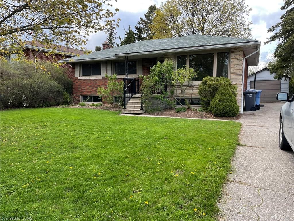 9 ORIOLE Crescent Guelph Ontario N1G 1J5