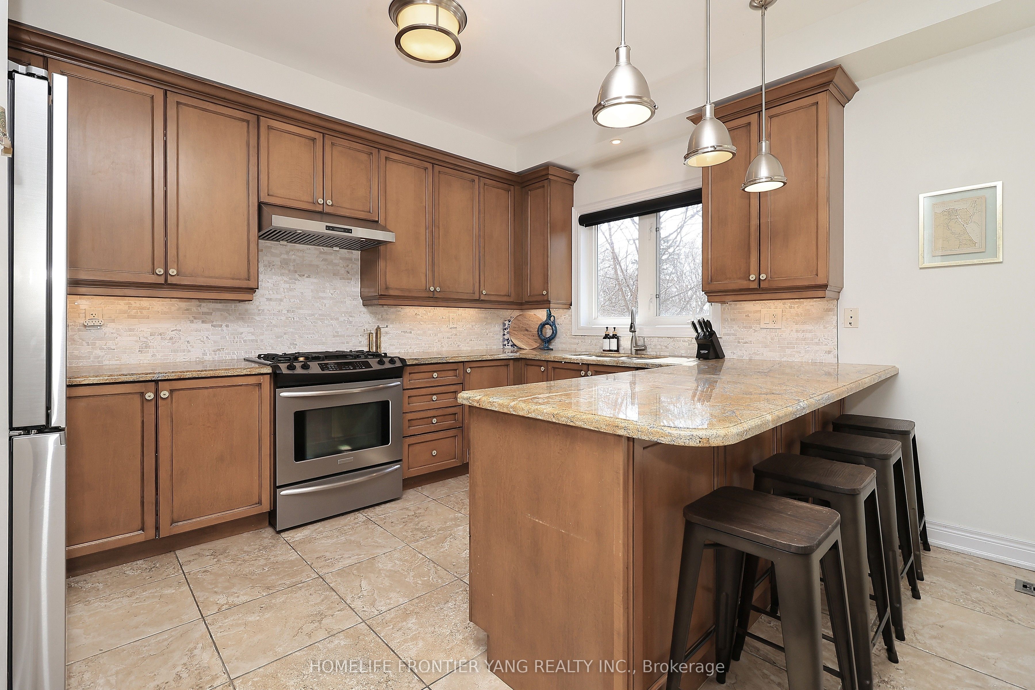 #TH2 - 581 Scarlett Road, Toronto, ON M9P 2S4