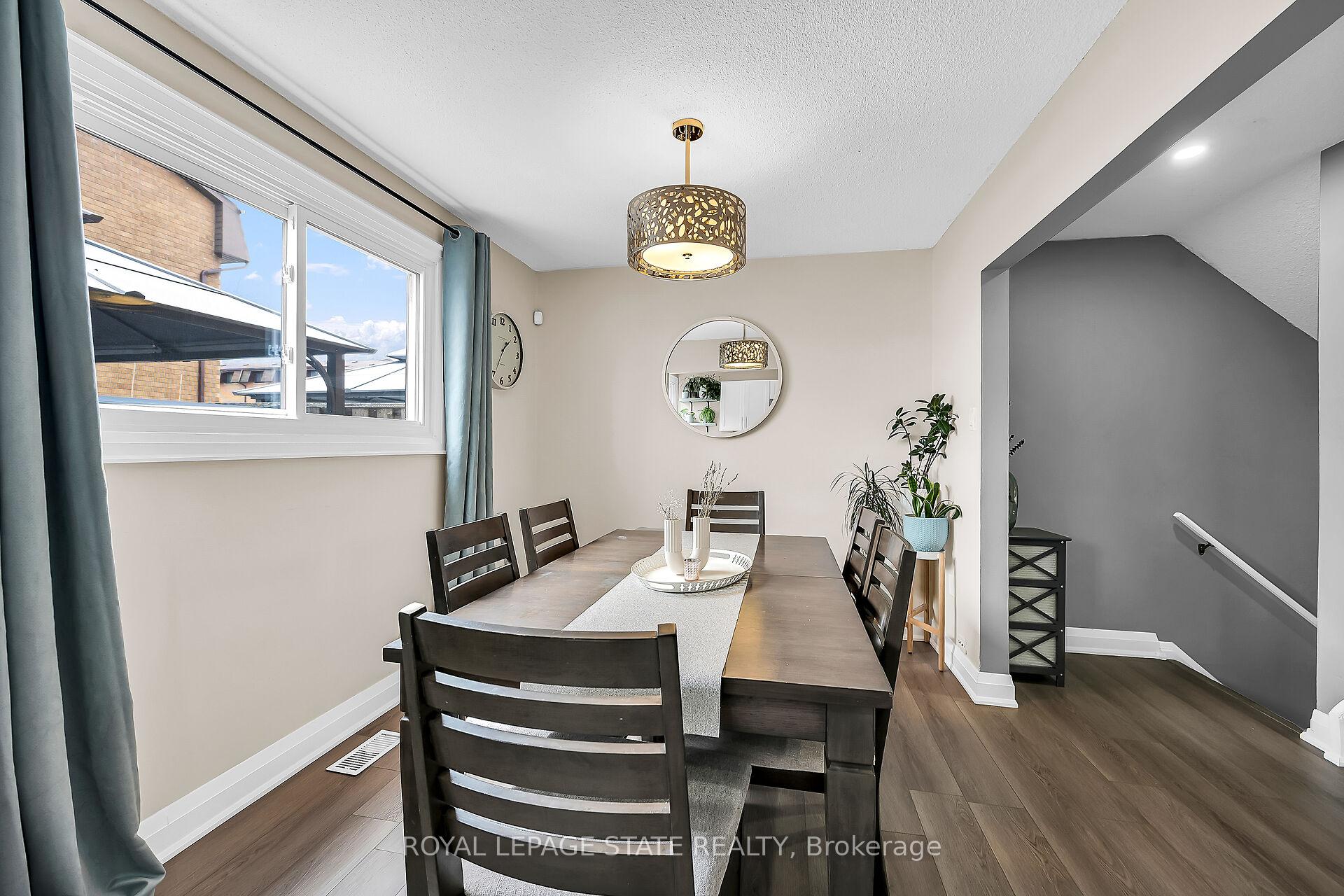 3 Bedrooms Condo at 444 Stone Church, Hamilton For sale