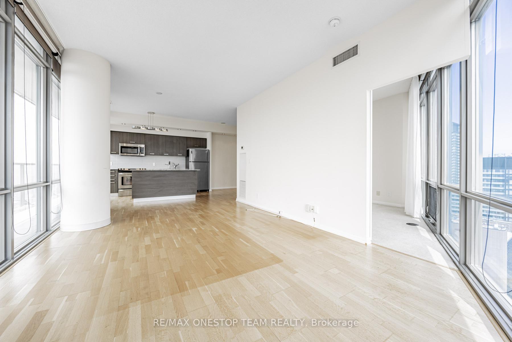 4 Bedrooms Condo at 832 Bay, Toronto For sale