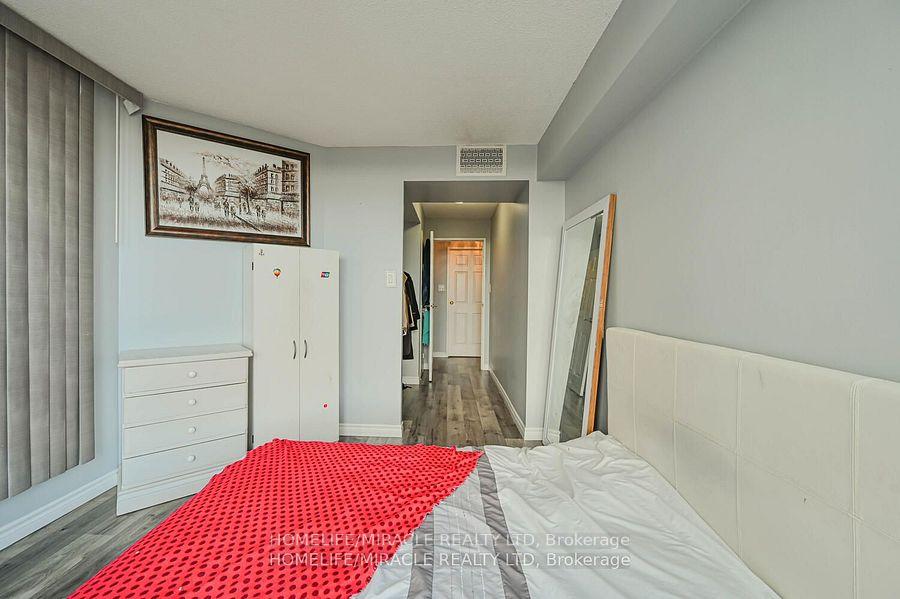 3 Bedrooms Condo at 5 Rowntree, Toronto For sale