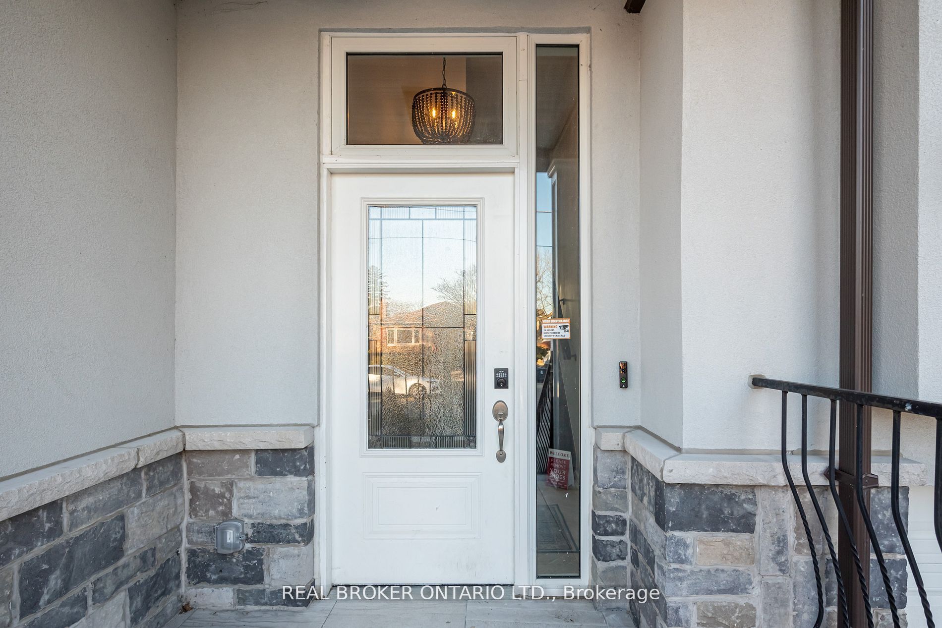 78B Foch Avenue, Toronto, ON M8W 3X4