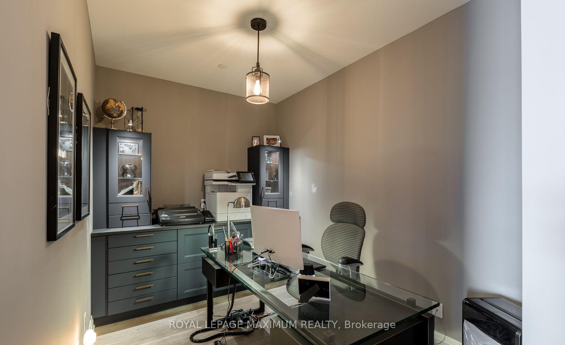 3 Bedrooms Condo at 3700 Highway 7, Vaughan For sale