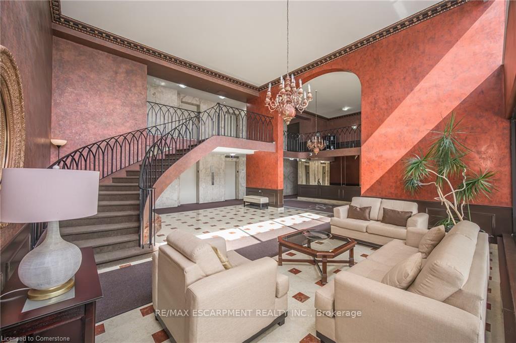 3 Bedrooms Condo at 301 FRANCES,  Hamilton For sale