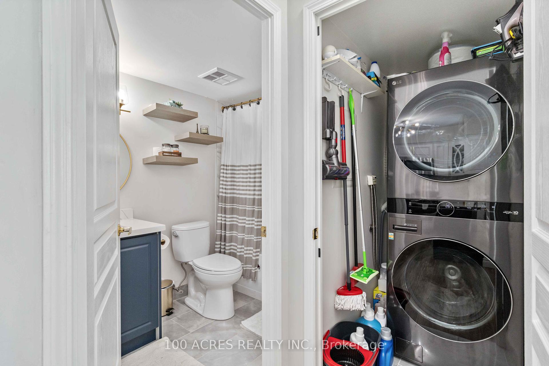 2 Bedrooms Condo at 4879 Kimbermount,  Mississauga For sale