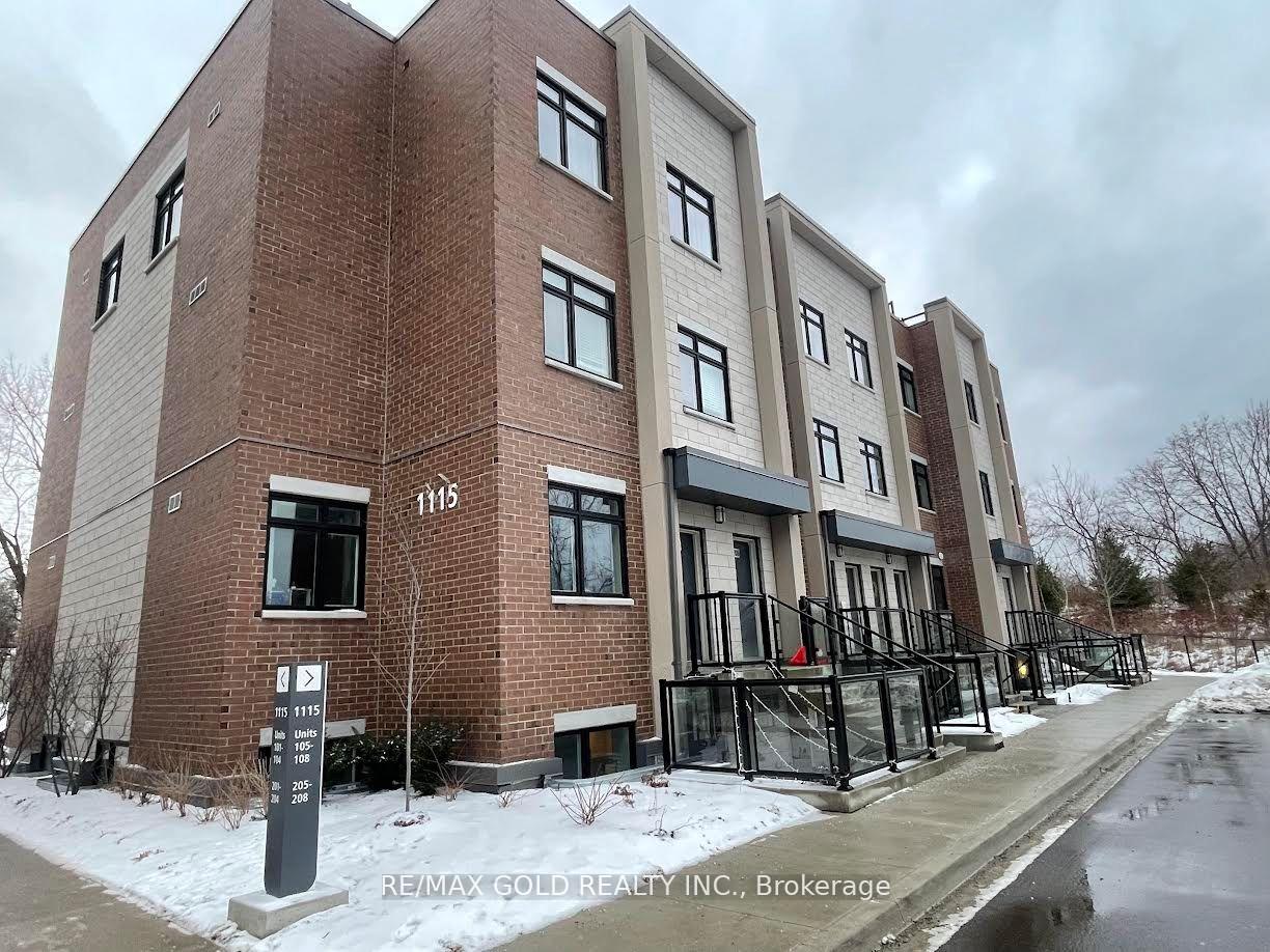 2 Bedrooms Condo at 1115 Douglas McCurdy Comm, Mississauga For sale