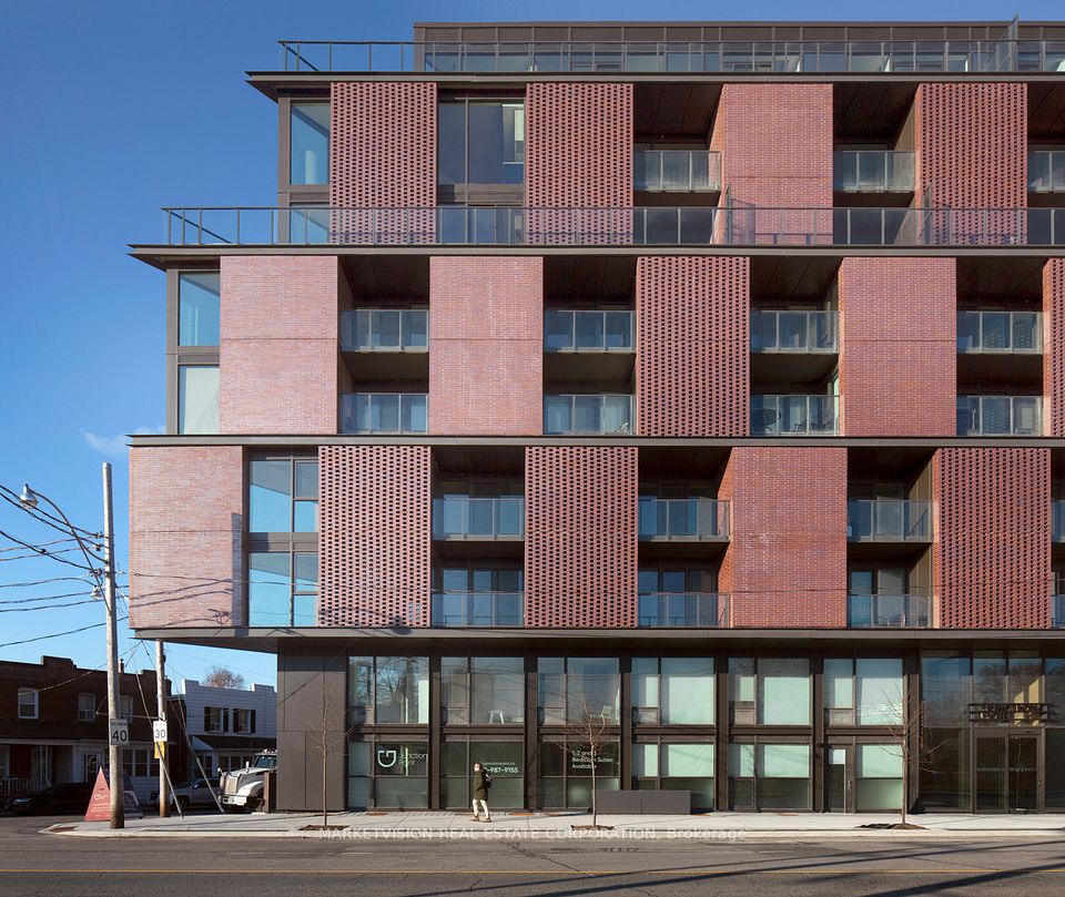 2625 Dundas