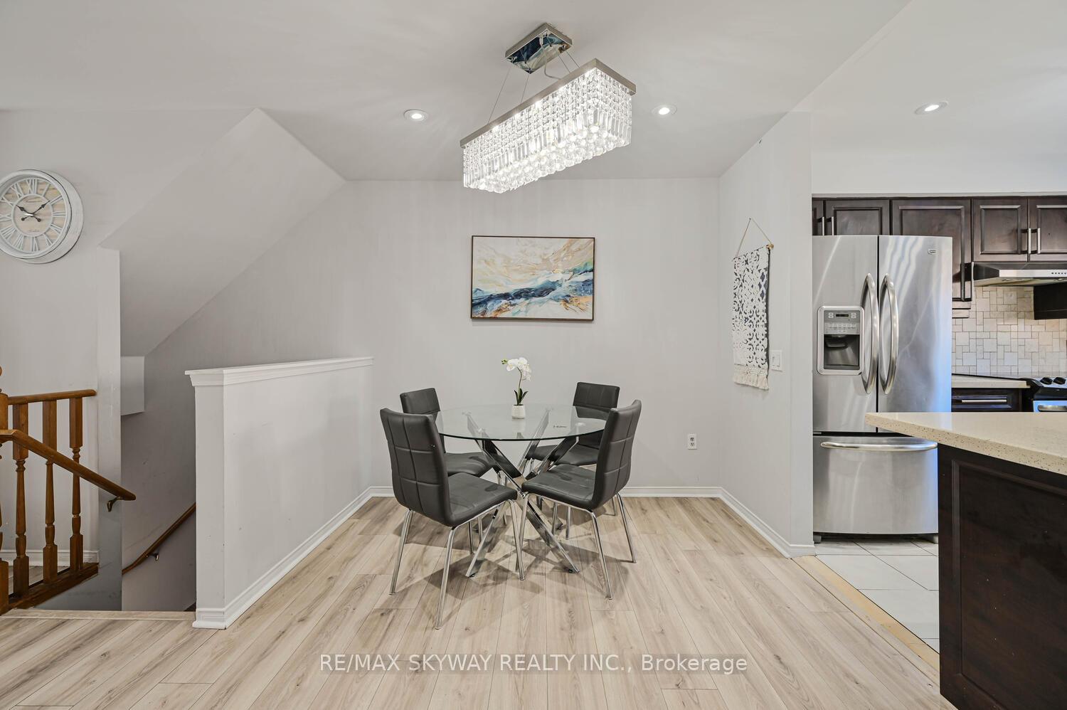 3 Bedrooms Condo at 50 Strathaven,  Mississauga For sale