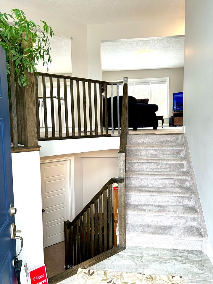 17 Ralph Dalton Boulevard, Tay, ON L0K 2A0