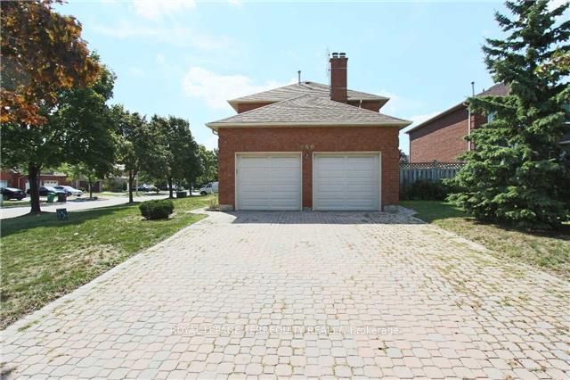 460 Chieftan Circle