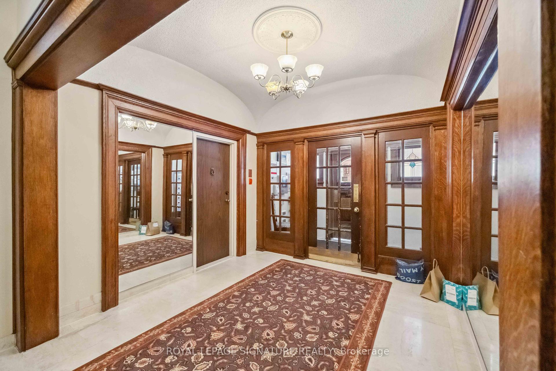 2 Bedrooms Condo at 212 St. George, Toronto For sale