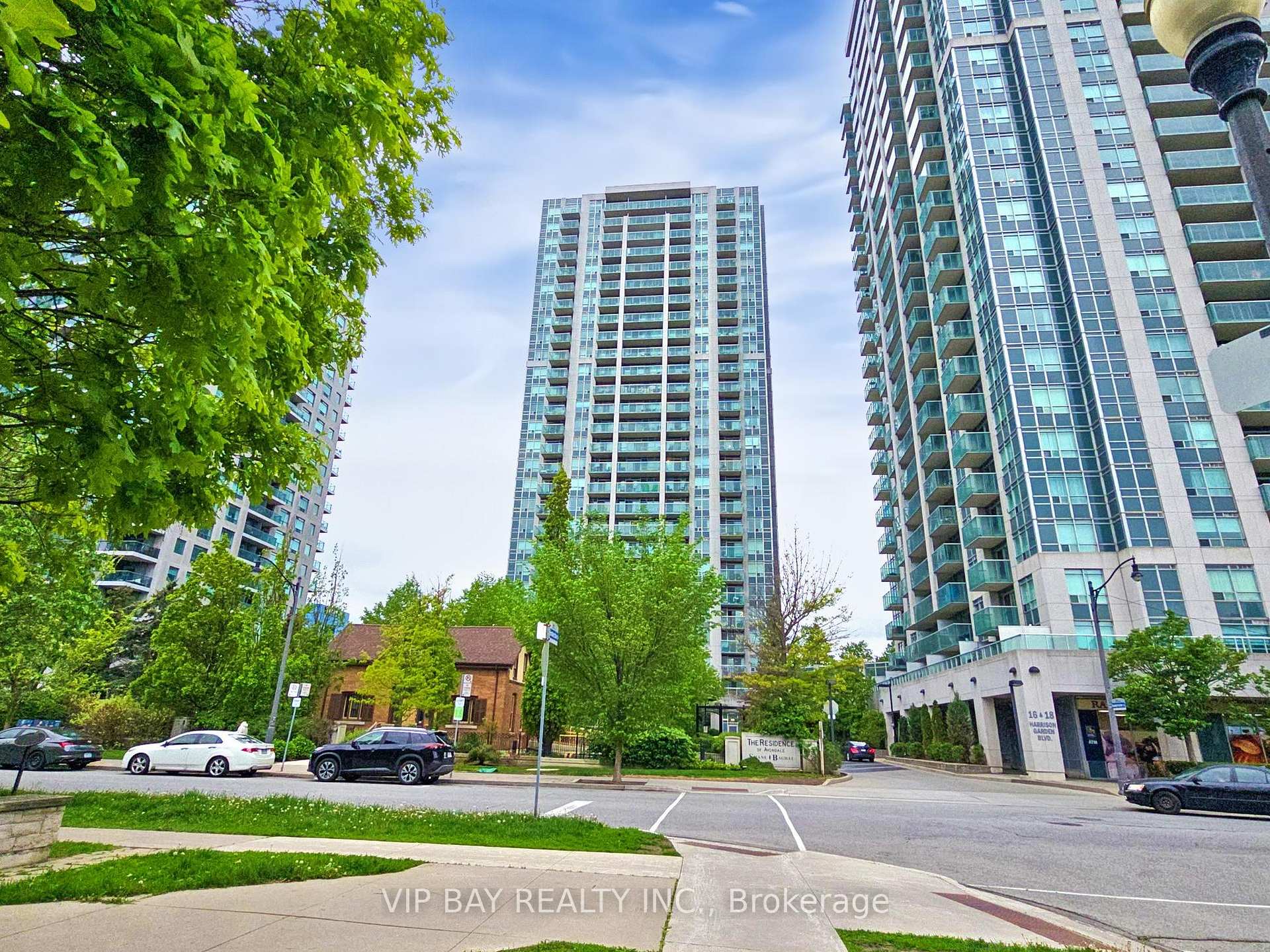 2 Bedrooms Condo at 18 Harrison Garden, Toronto For sale