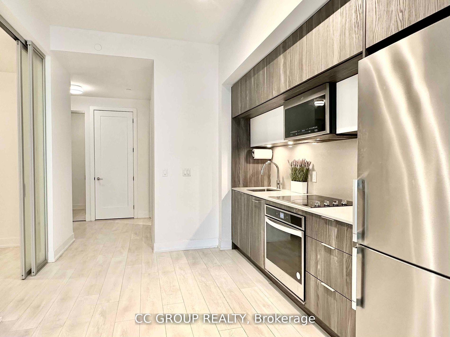 2 Bedrooms Condo at 25 Adra Grado, Toronto For sale