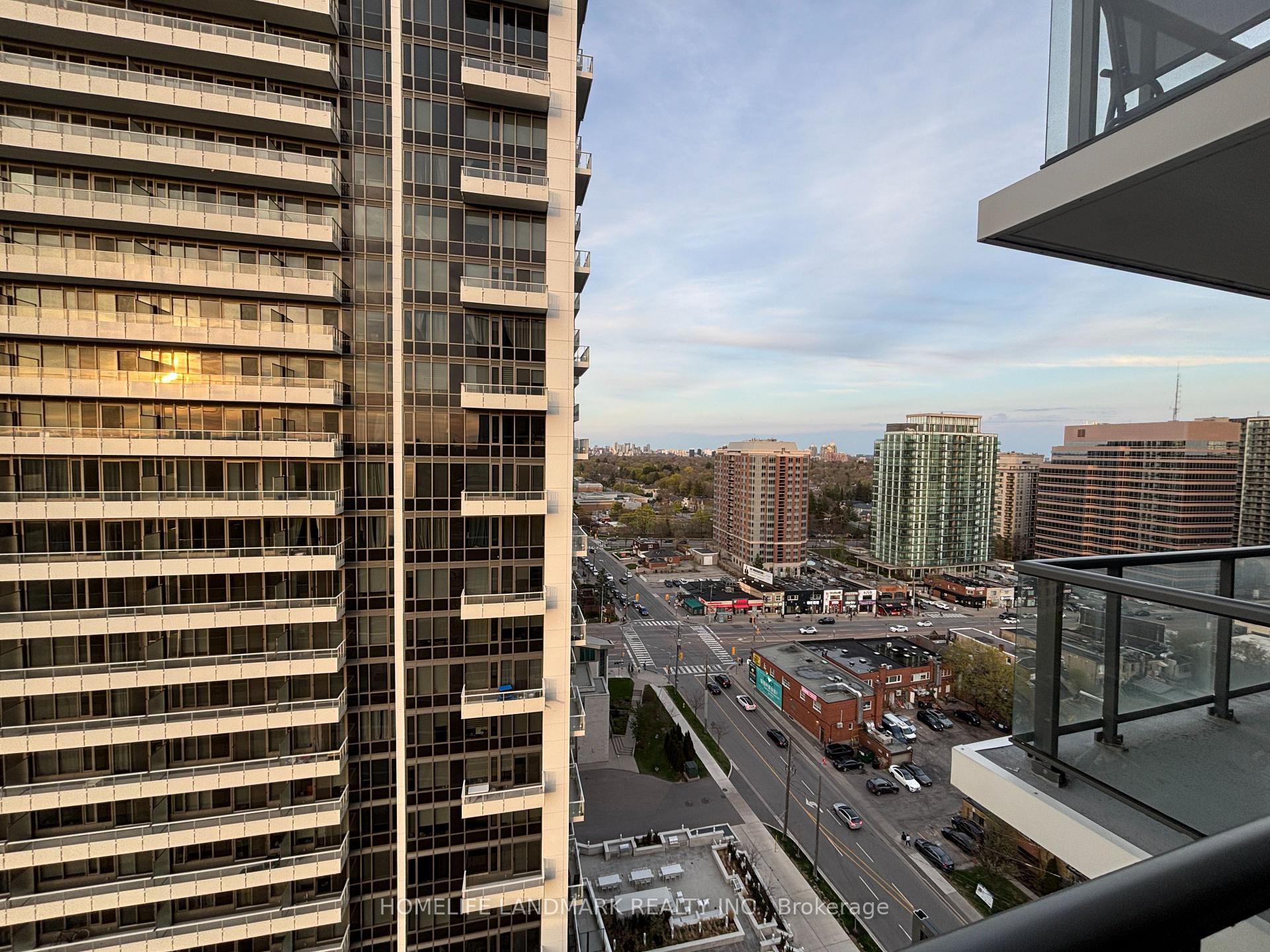 2 Bedrooms Condo at 68 Canterbury, Toronto For sale