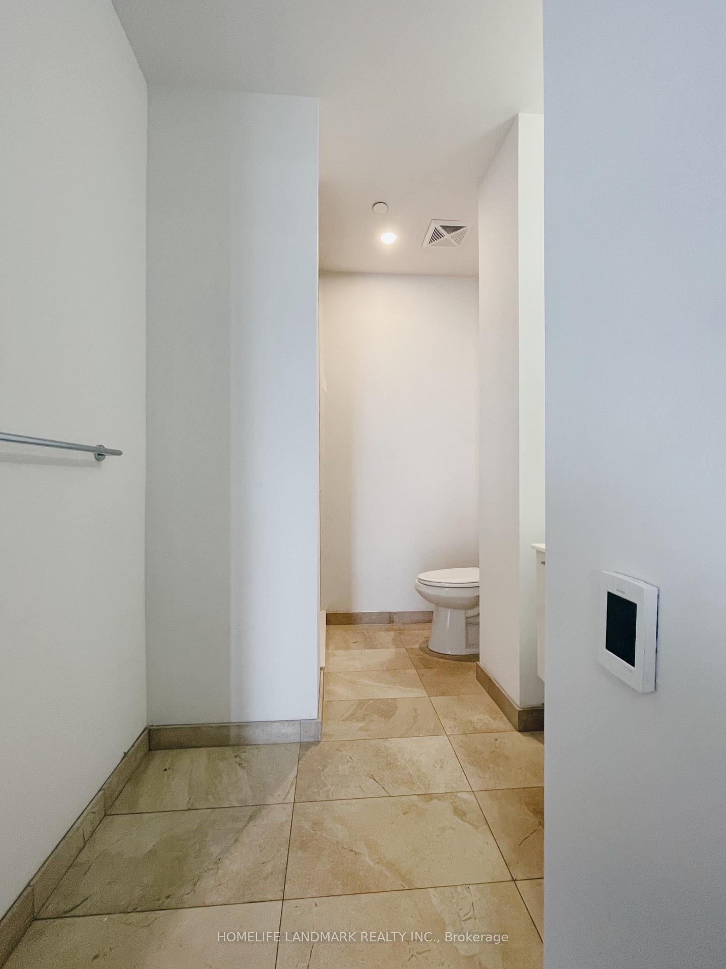 3 Bedrooms Condo at 50 Charles, Toronto For sale
