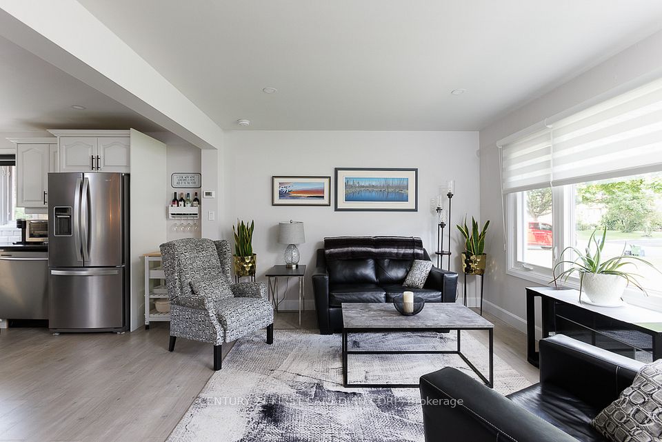 82 Queenston Crescent, London East, ON N5W 1N6