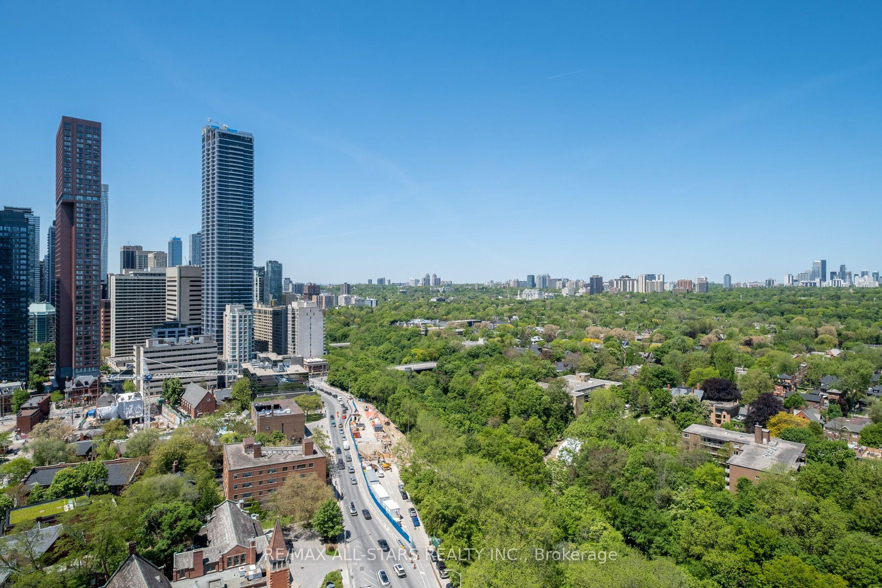 3 Bedrooms Condo at 575 Bloor, Toronto For sale