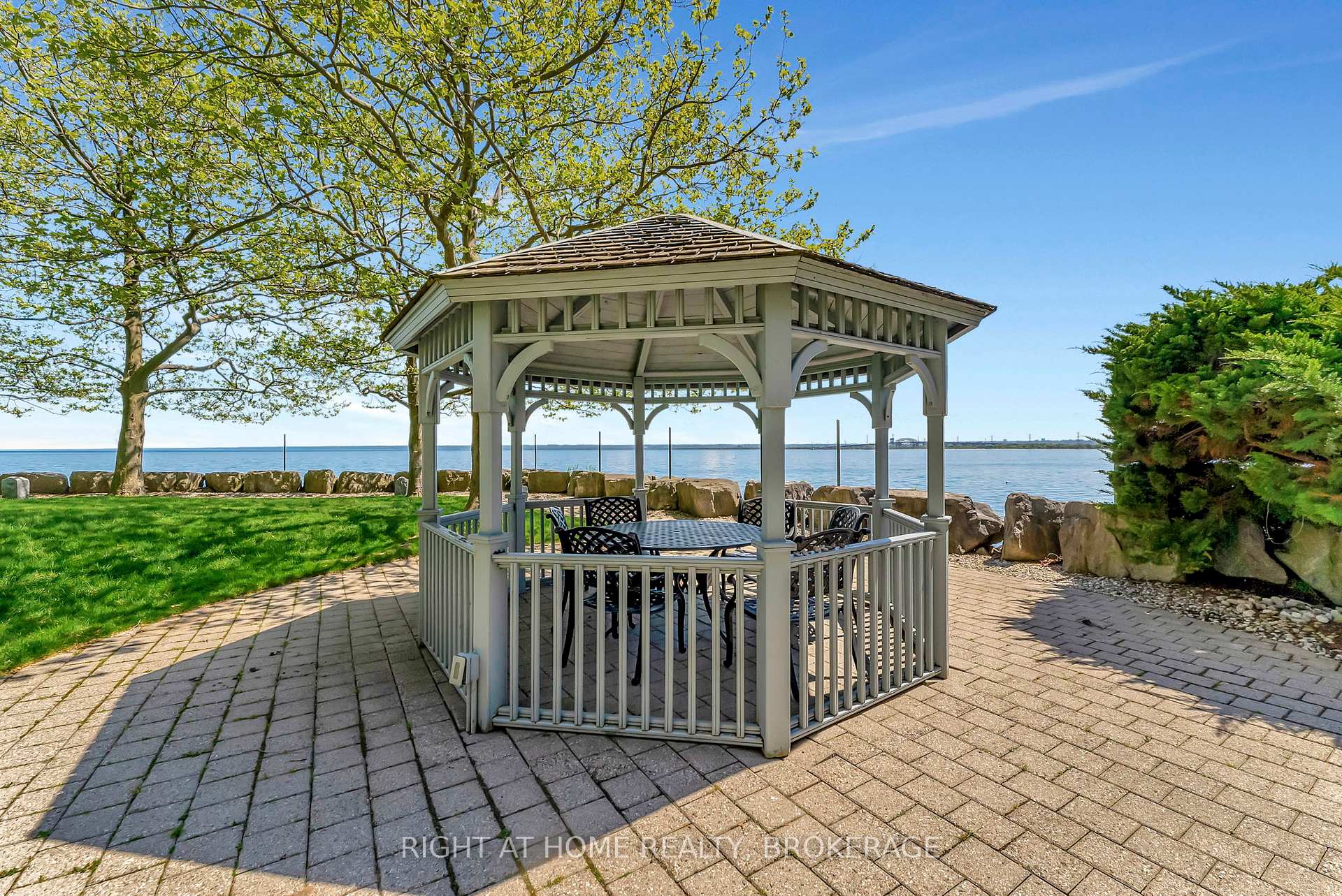 1 Bedroom Condo at 2190 Lakeshore, Burlington For sale