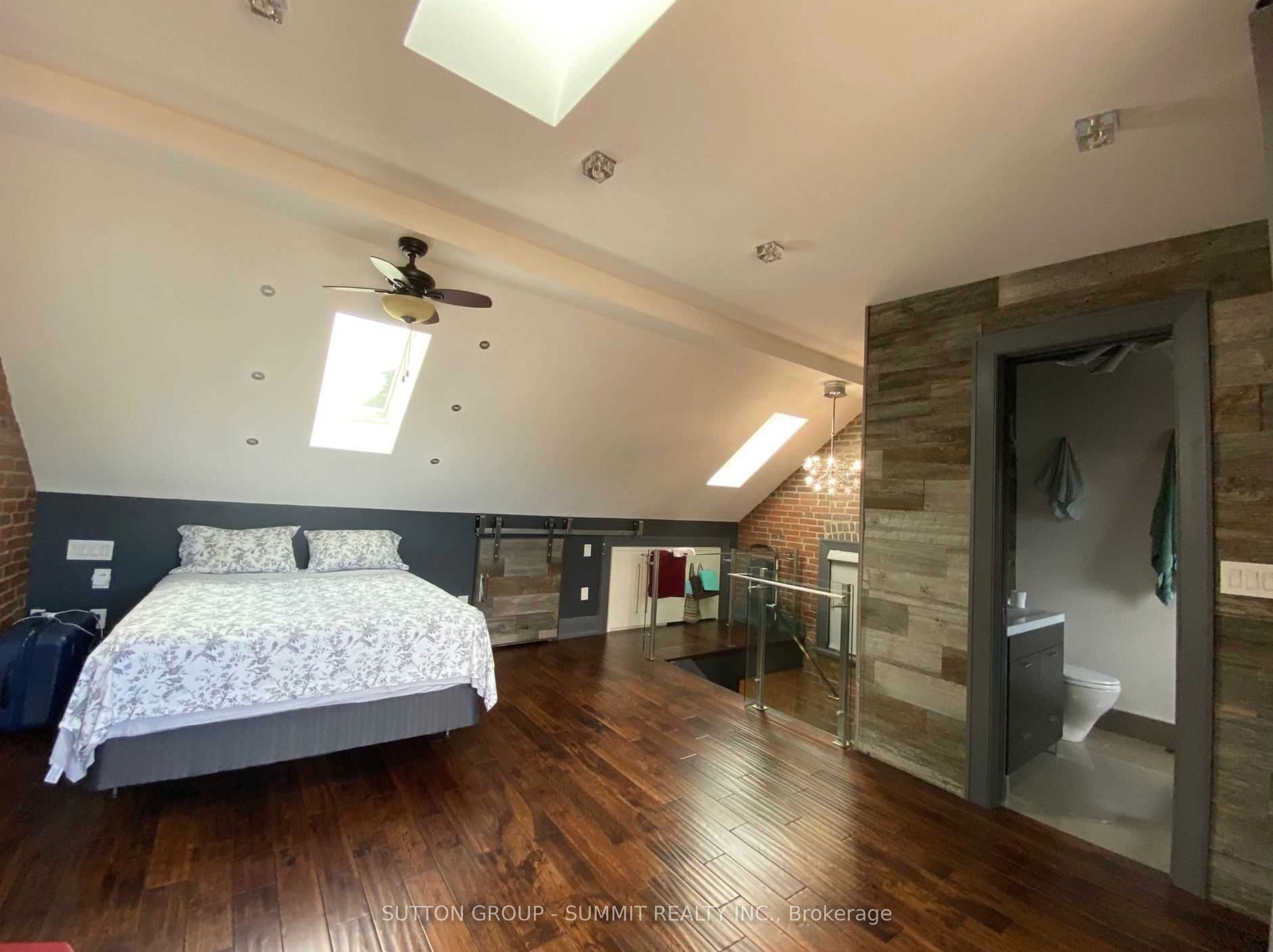 1 Columbine Avenue S, #Upper