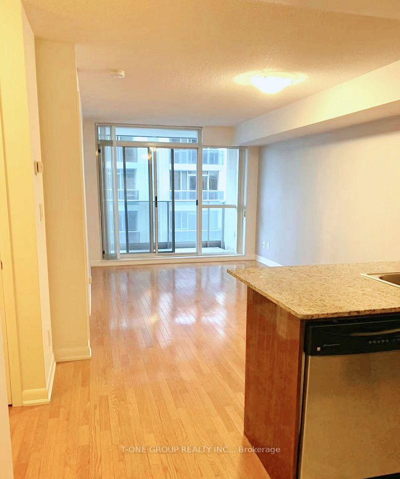 5793 Yonge