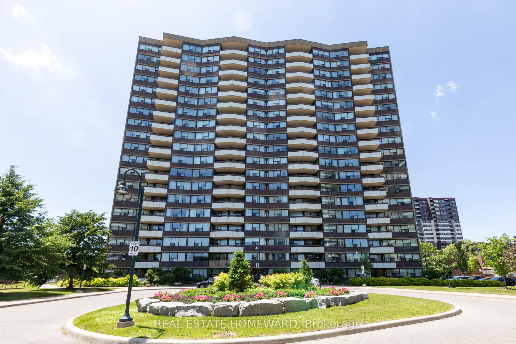 3 Bedrooms Condo at 45 Huntingdale, Toronto For sale