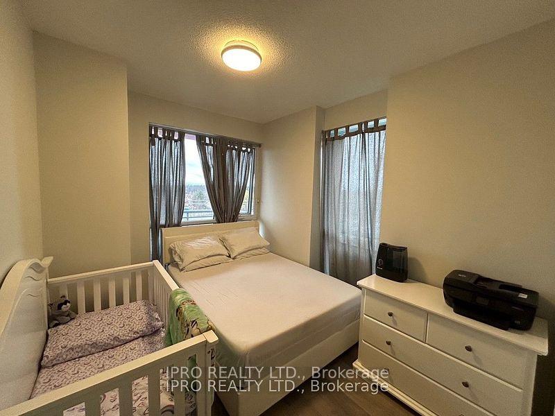 2 Bedrooms Condo at 5230 Dundas, Burlington For sale