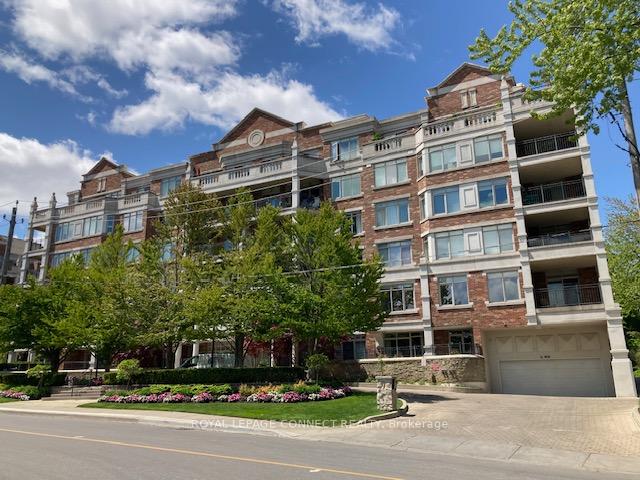 3 Bedrooms Condo at 12 Old Mill,  Toronto For sale