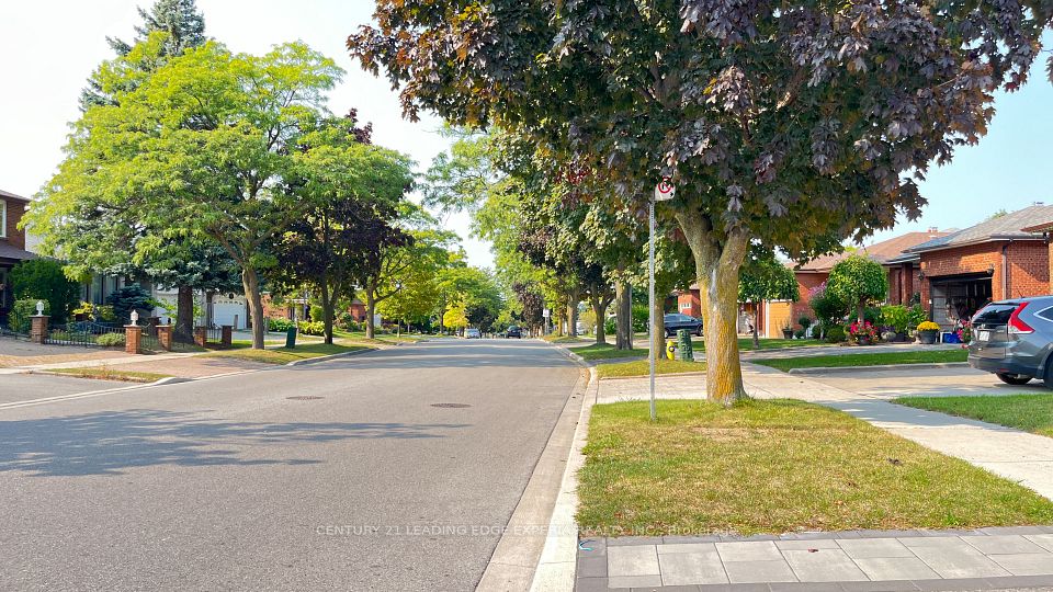 https://trreb-image.ampre.ca/LUeG63xCKpS_X8QKfEvvlSQ_UjBs5NNua9lZ-reyjqQ/rs:fit:960:960/wm:.5:so:0:50:.4/wmsh:10/wmt:PHNwYW4gZm9yZWdyb3VuZD0nd2hpdGUnIGZvbnQ9JzY4Jz5DRU5UVVJZIDIxIExFQURJTkcgRURHRSBFWFBFUklBIFJFQUxUWSBJTkMuLCBCcm9rZXJhZ2U8L3NwYW4-/L3RycmViL2xpc3RpbmdzLzQwLzkwLzg2LzE5L3AvYmMxOWQ4ODItMWNiYy00MDg3LWFhMDAtNTg2MWVkMDNmNmMyLmpwZw.jpg