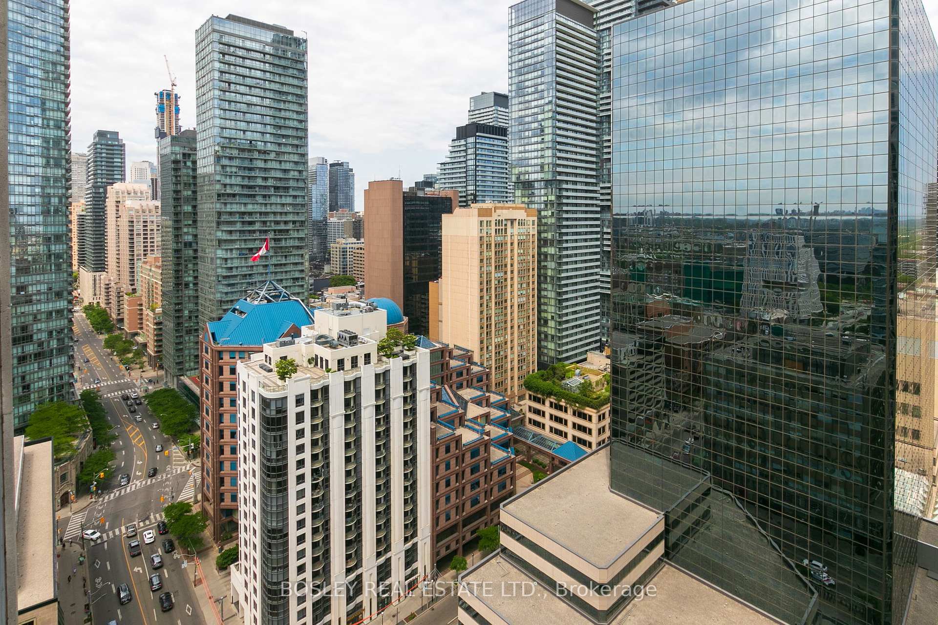 2 Bedrooms Condo at 770 Bay, Toronto For sale