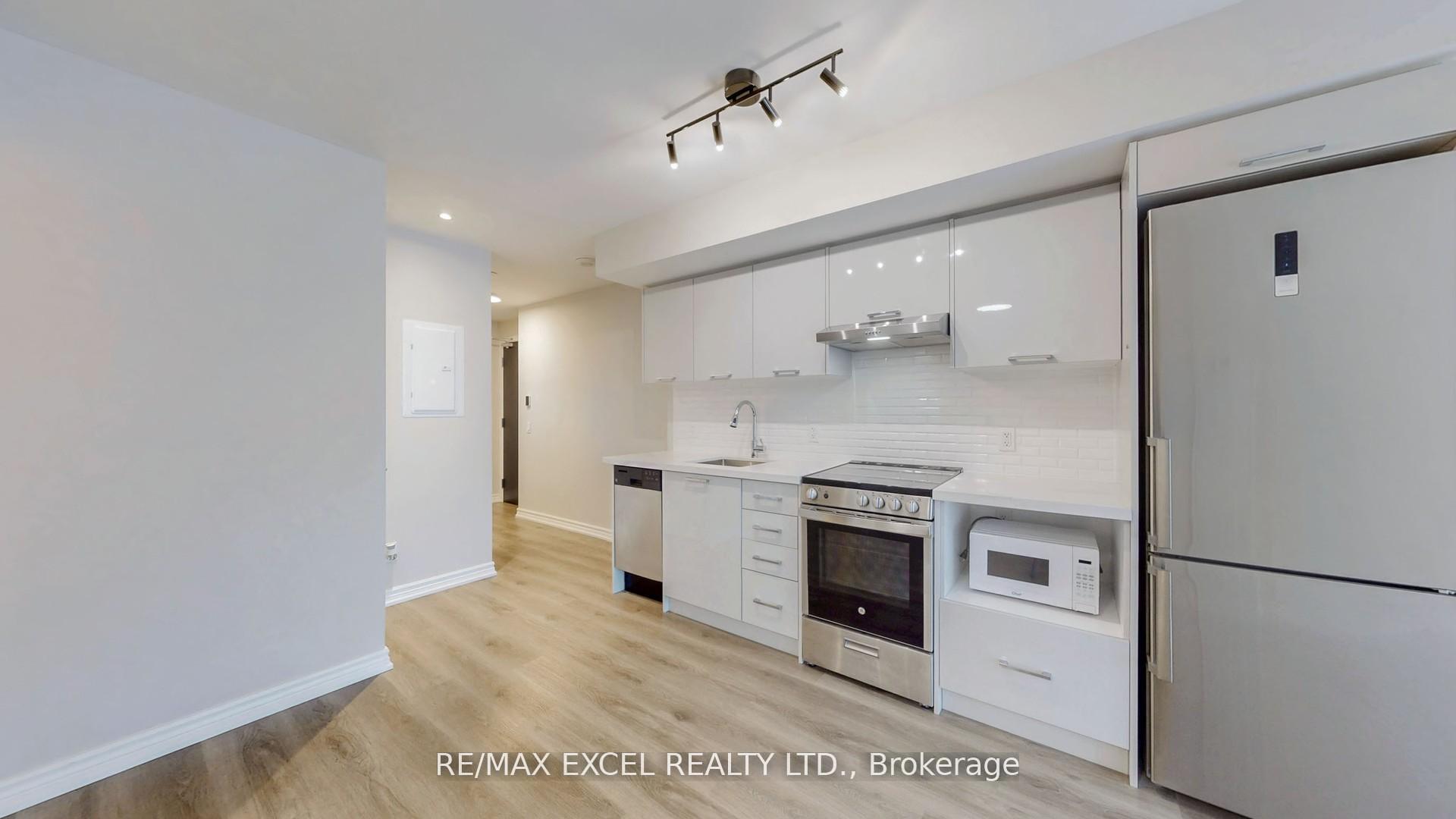 2 Bedrooms Condo at 87 Peter, Toronto For sale