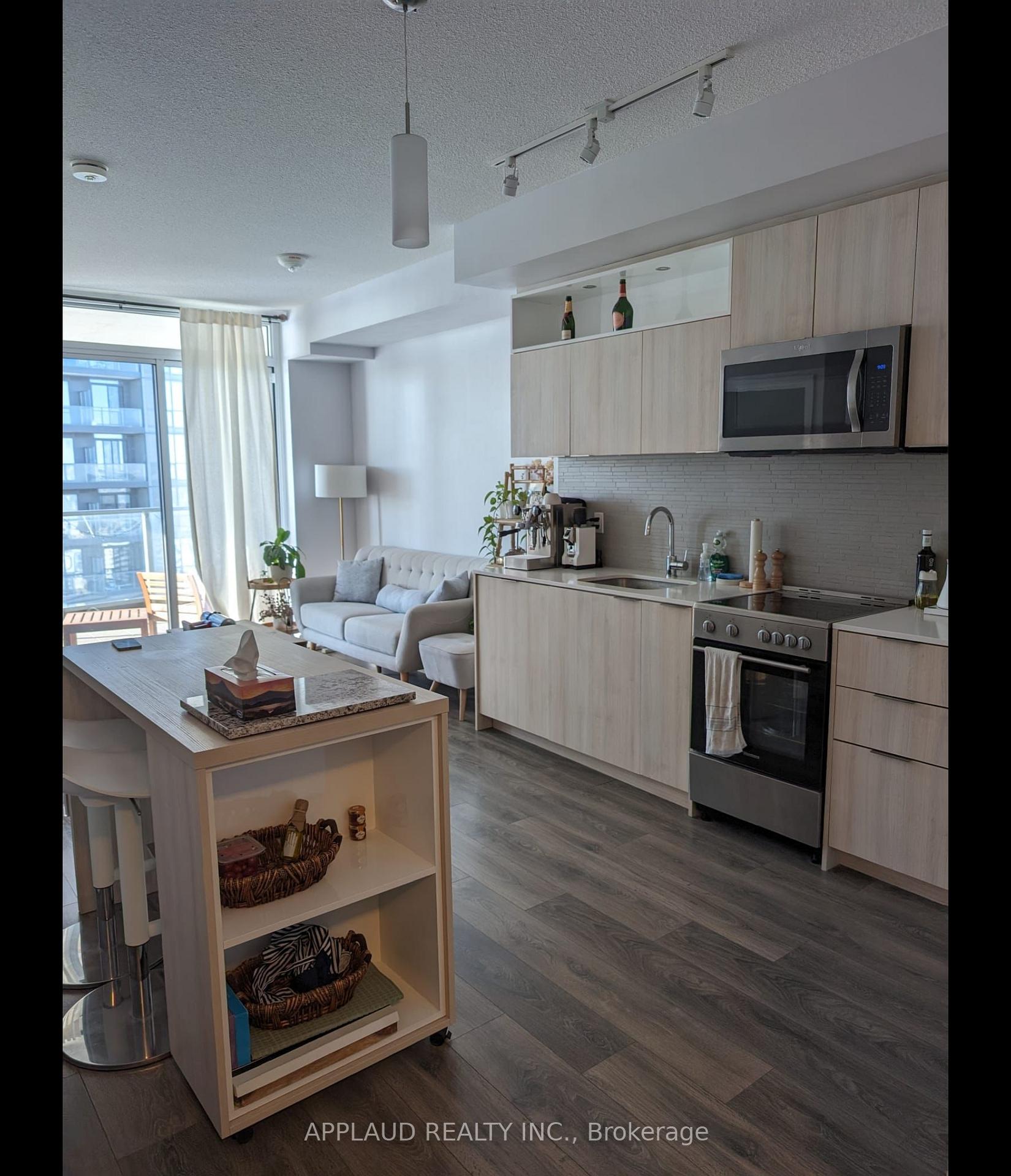 2 Bedrooms Condo at 50 Forest Manor, Toronto For sale