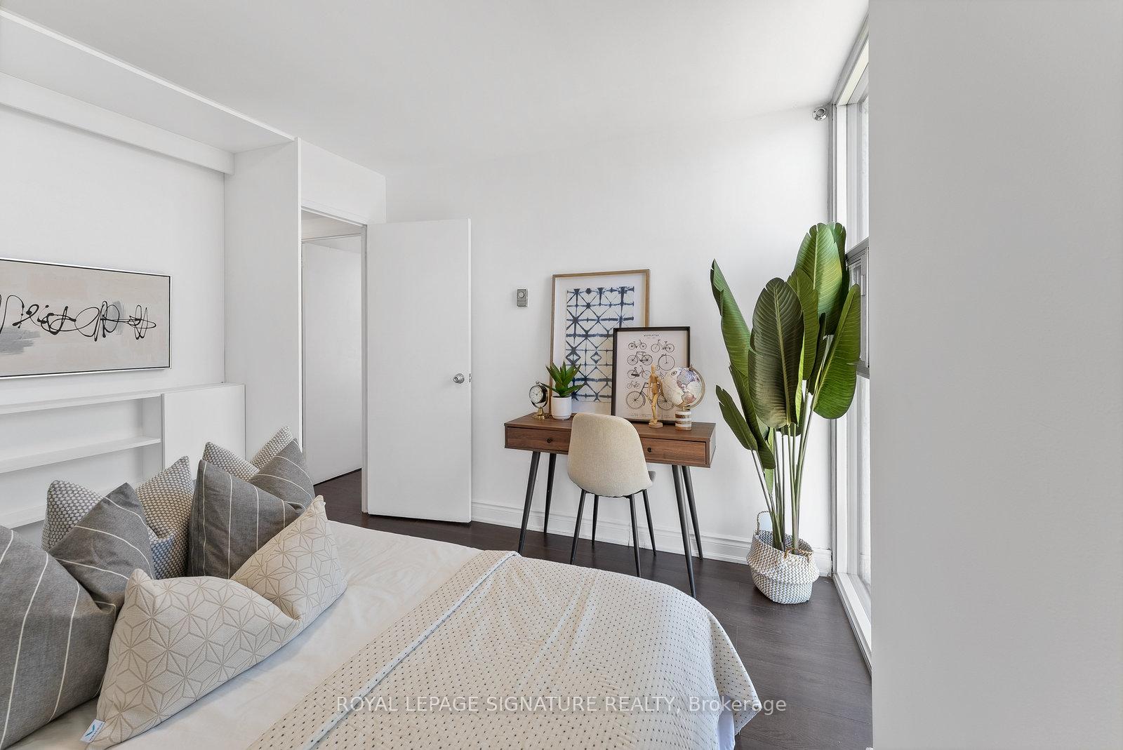 2 Bedrooms Condo at 40 Homewood, Toronto For sale