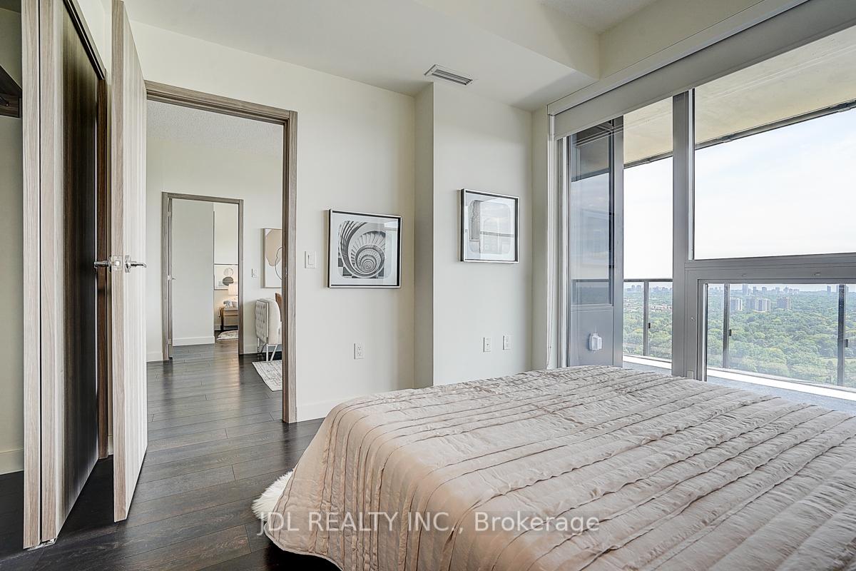 3 Bedrooms Condo at 95 Mcmahon, Toronto For sale