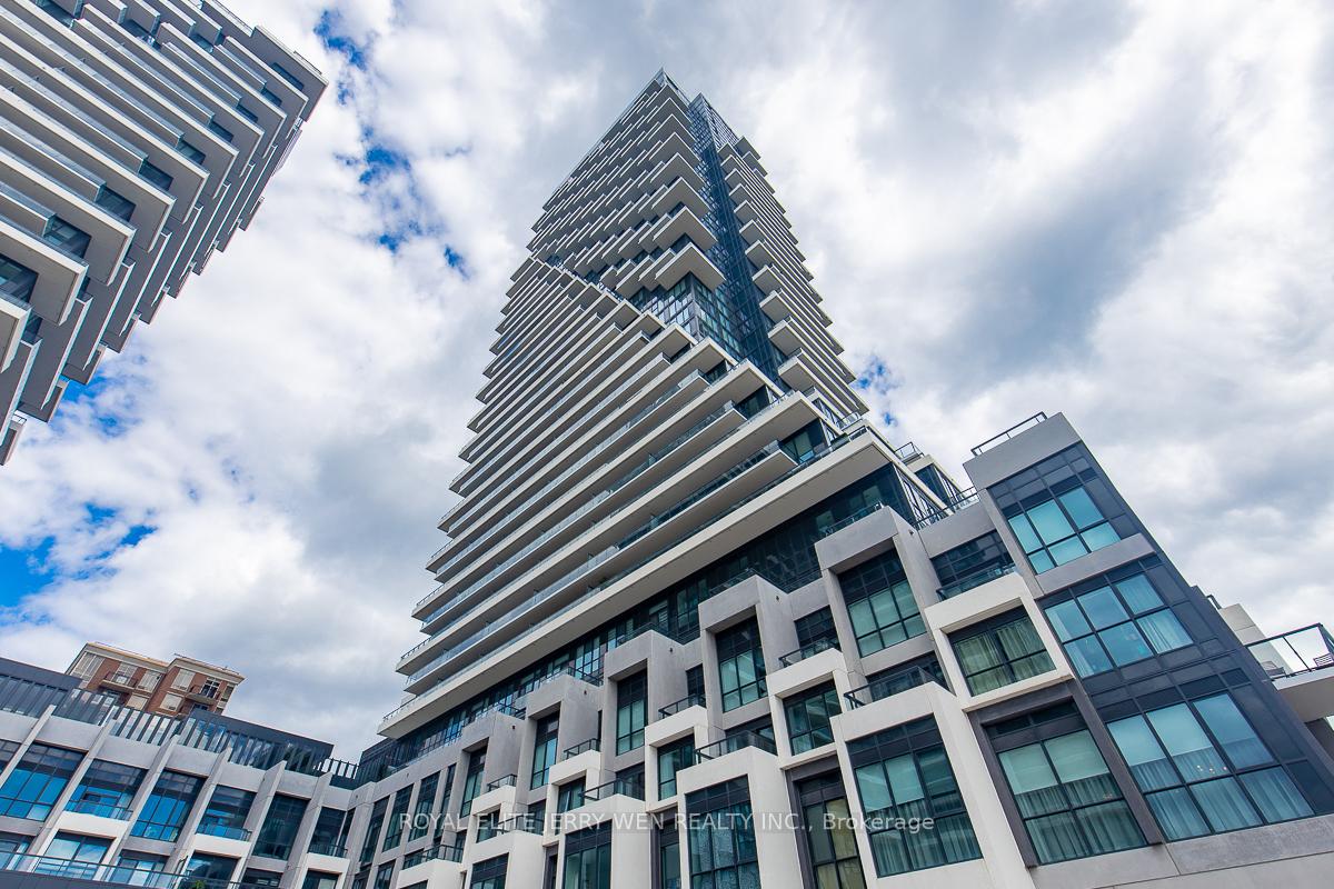 2 Bedrooms Condo at 30 Inn On The Park, Toronto For sale