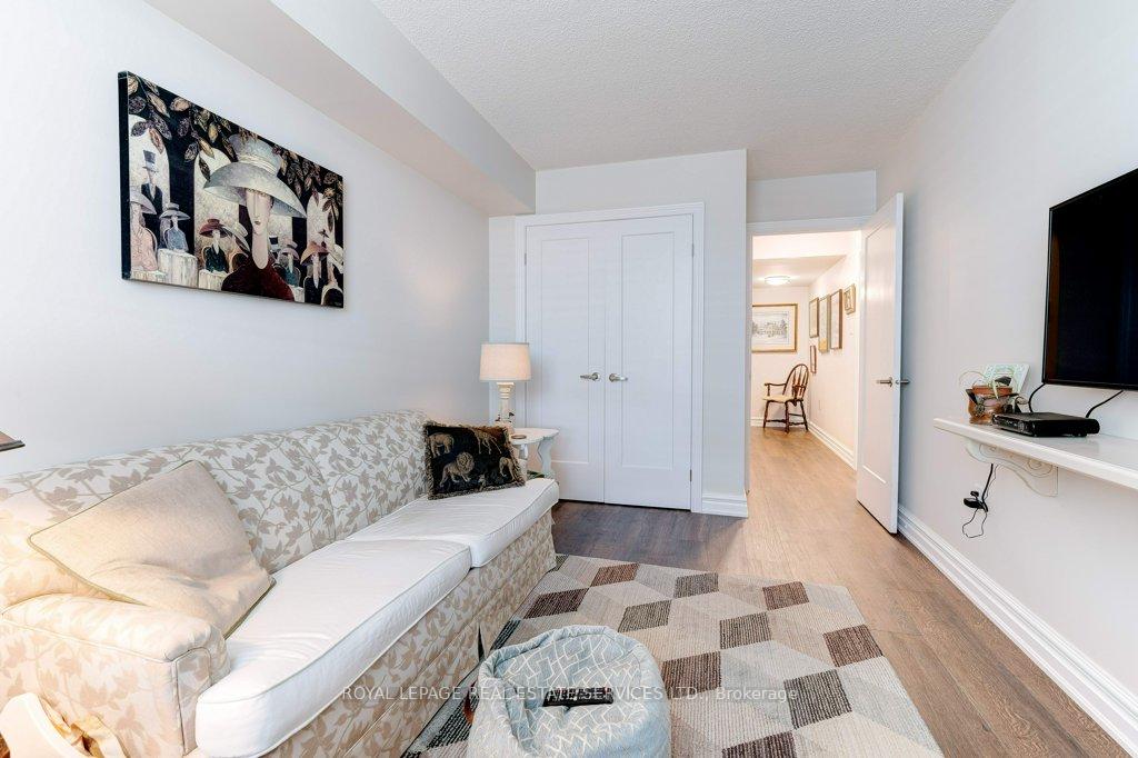 2 Bedrooms Condo at 221 Robinson,  Oakville For sale