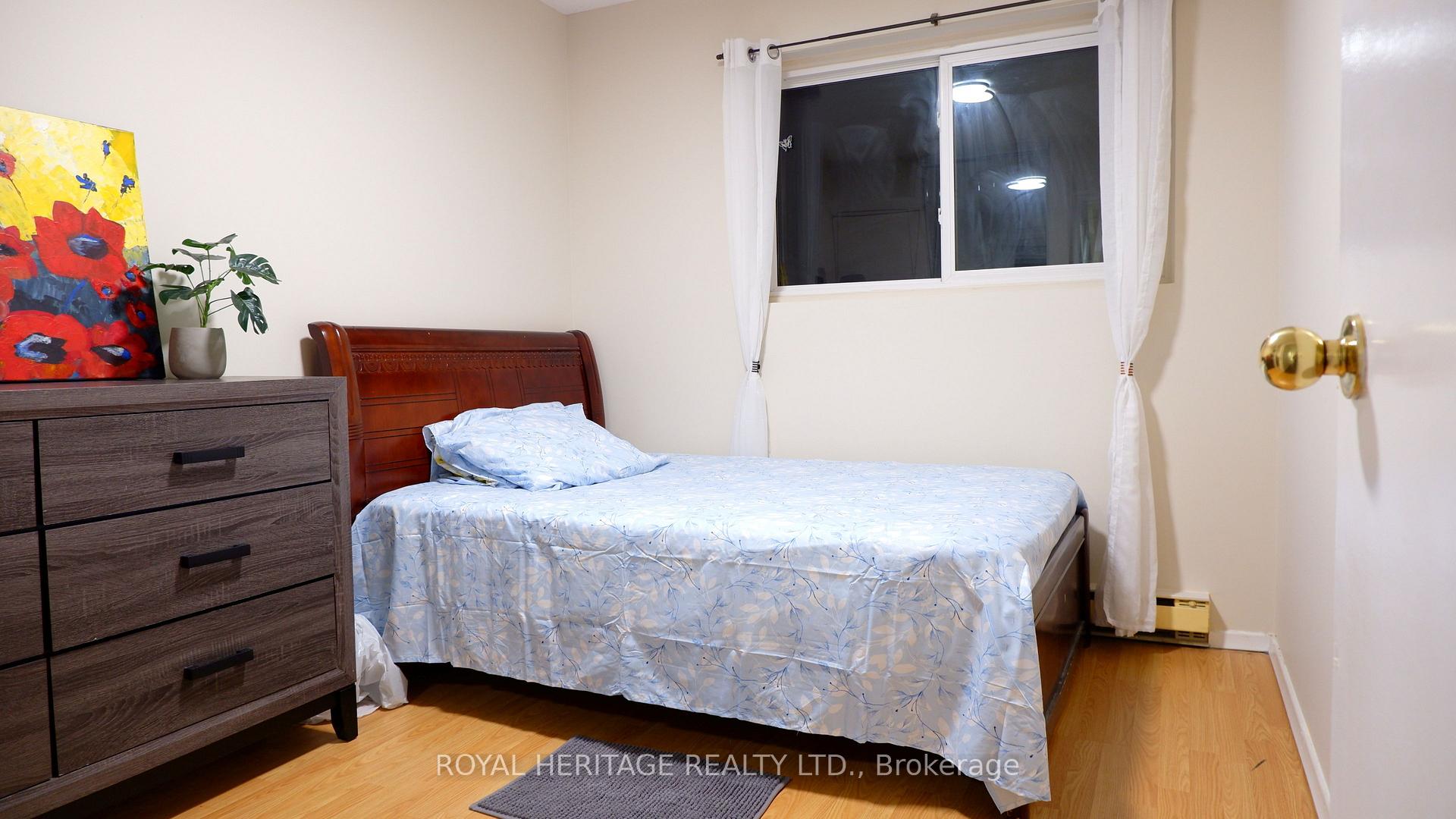 3 Bedrooms Condo at 50 Golf Club,  Toronto For sale