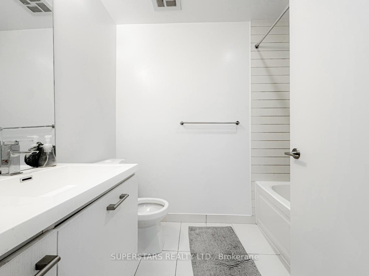 1 Bedroom Condo at 87 Peter, Toronto For sale