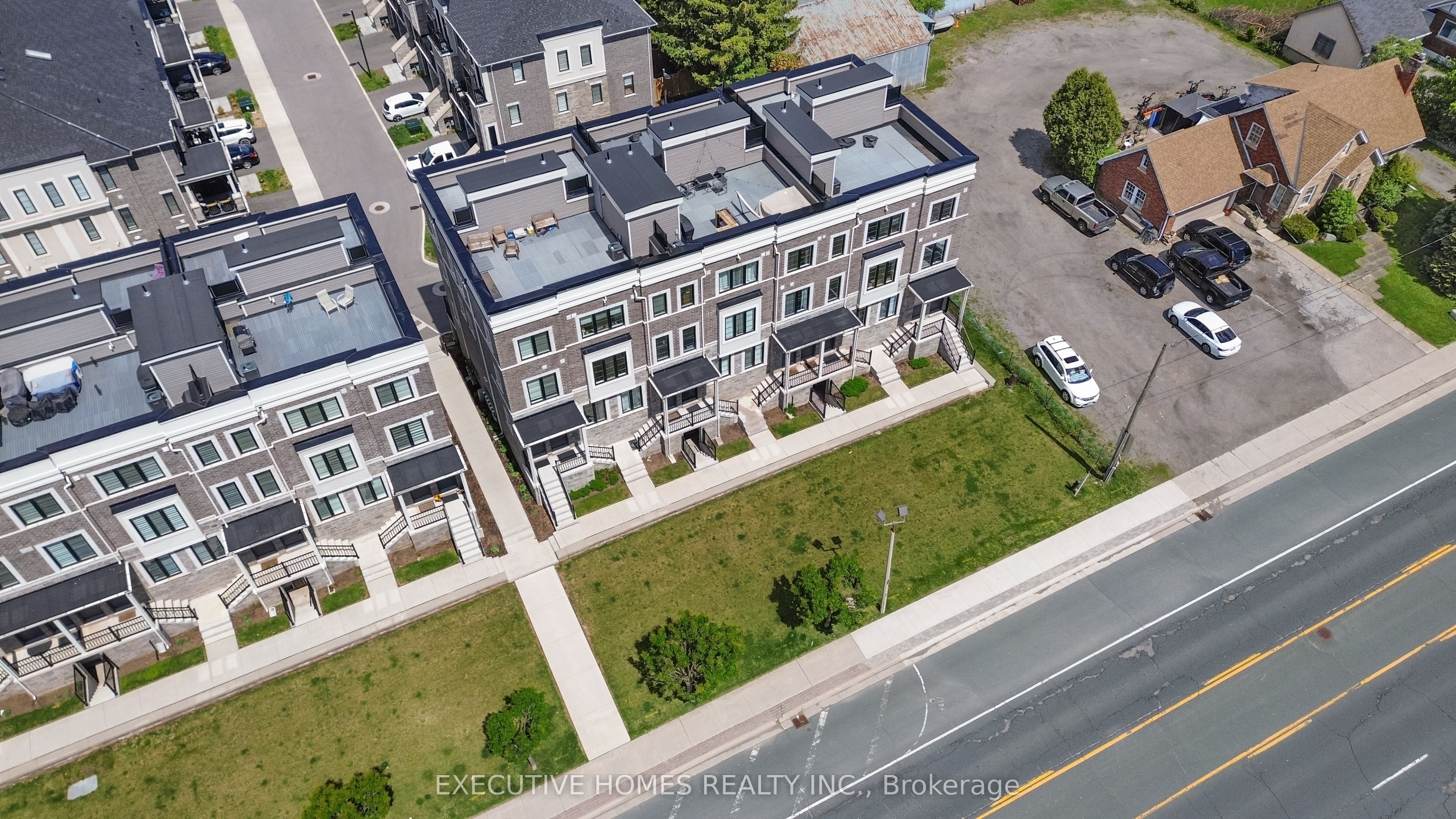 383 Dundas Street E, #74