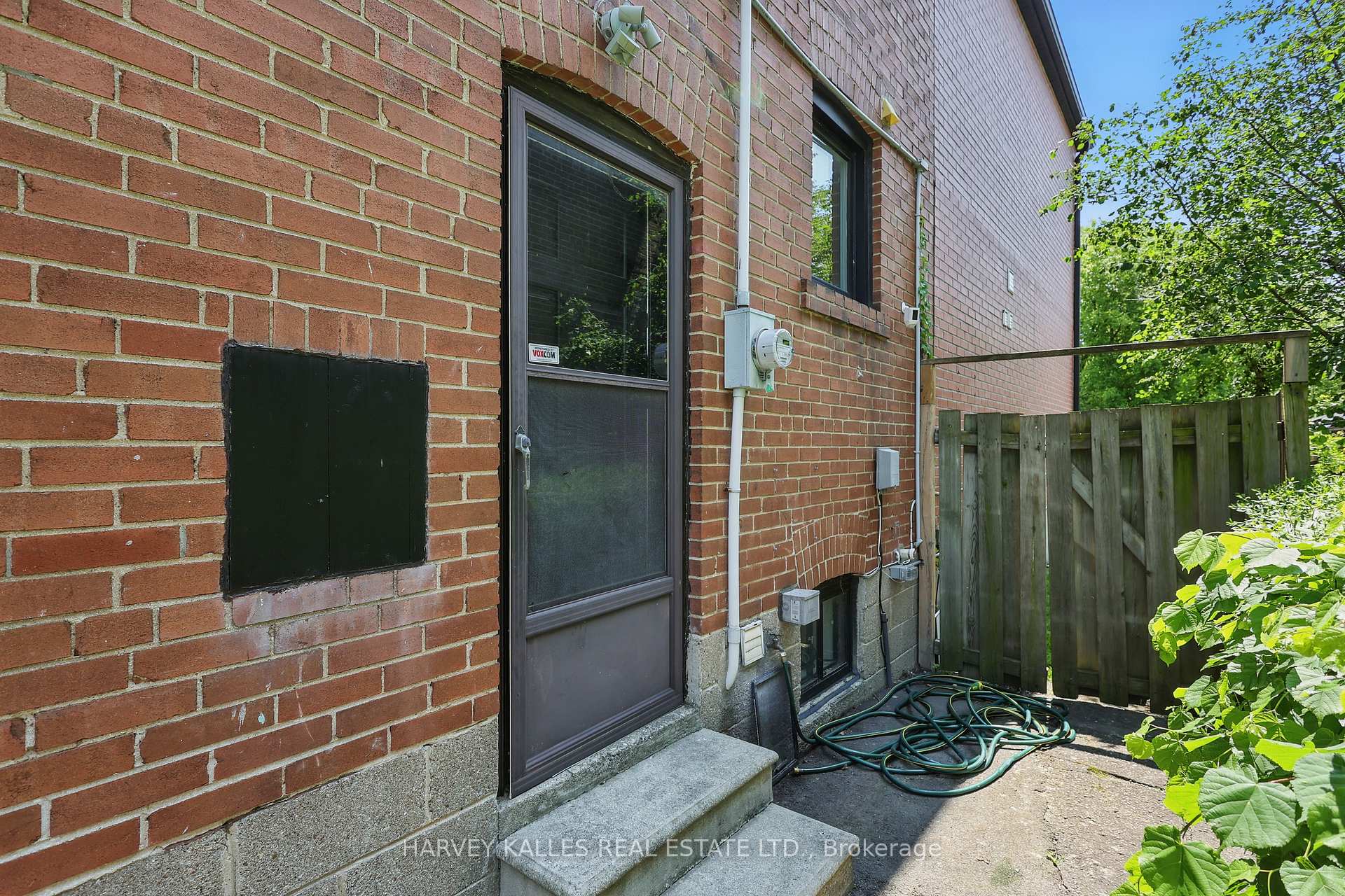 219 Delhi Avenue