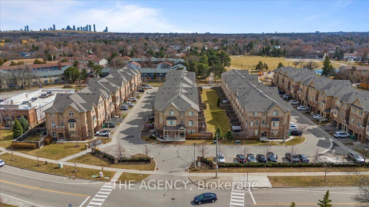 3 Bedrooms Condo at 6625 Falconer, Mississauga For sale