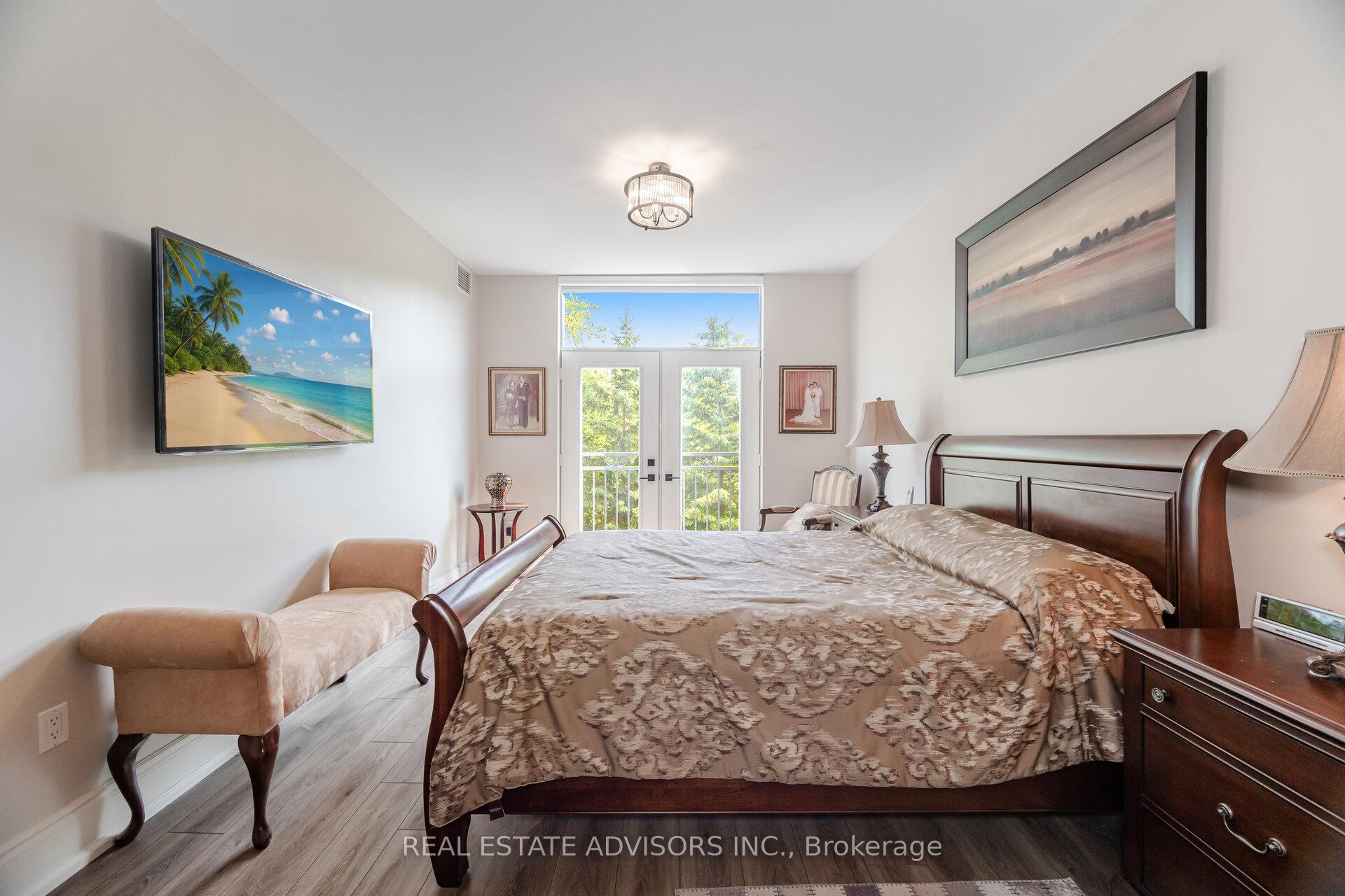 3 Bedrooms Condo at 53 Woodbridge, Vaughan For sale