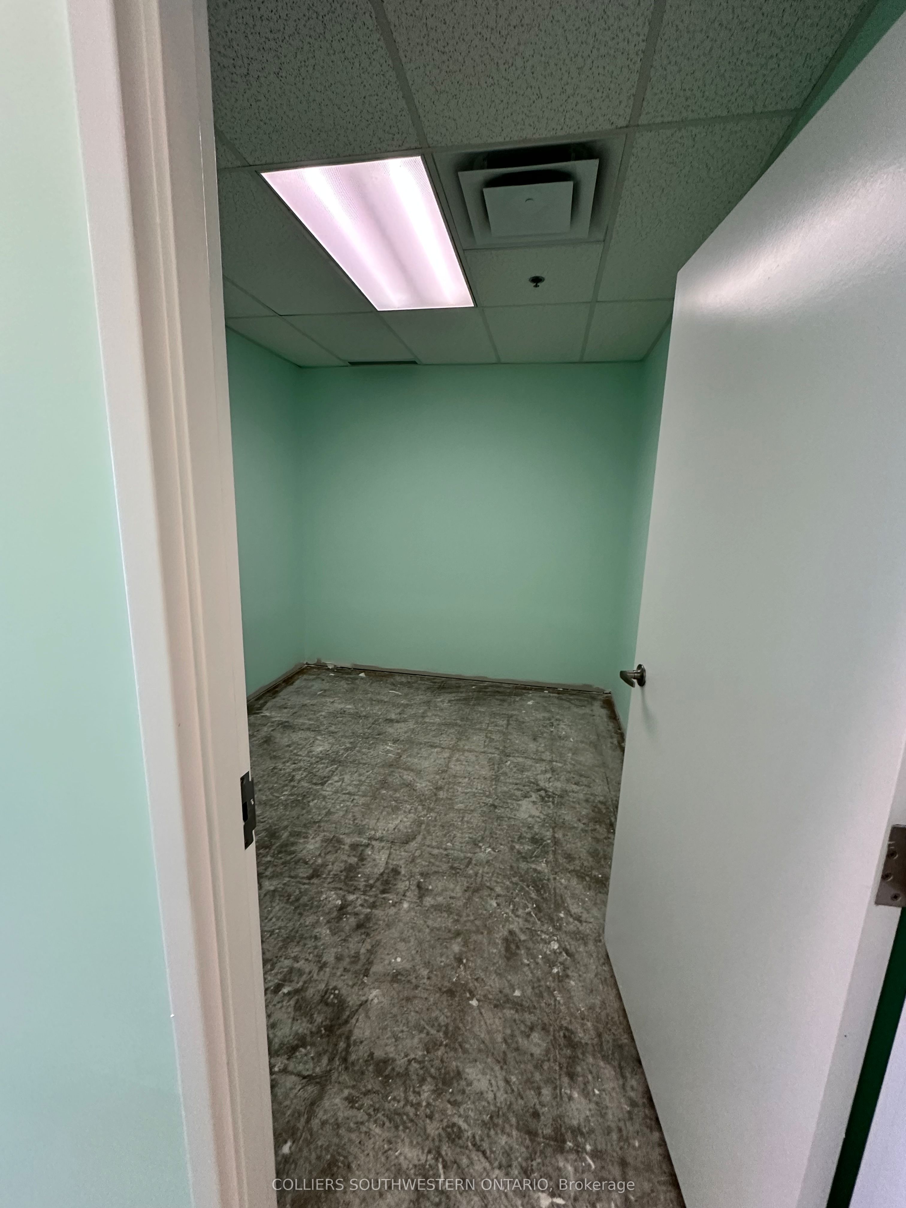 205 Oxford Street E, #C109
